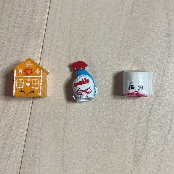12$ PER 3 SHOPKINS comment what ones you want. - Picture 4 of 10